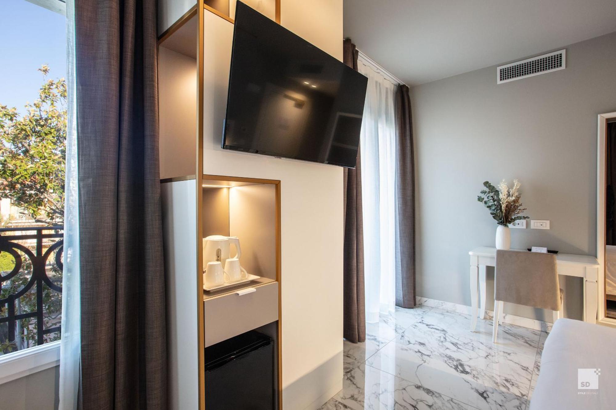 Hotel Villa Elena Варацце Экстерьер фото