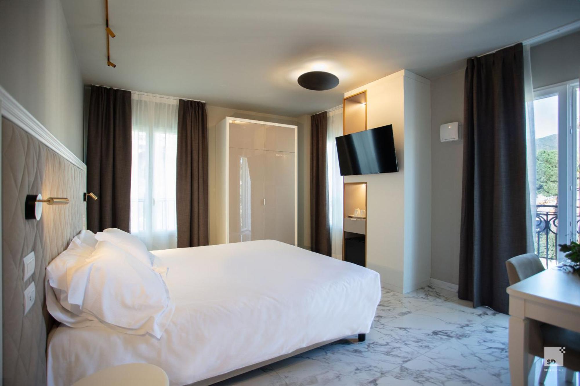 Hotel Villa Elena Варацце Экстерьер фото