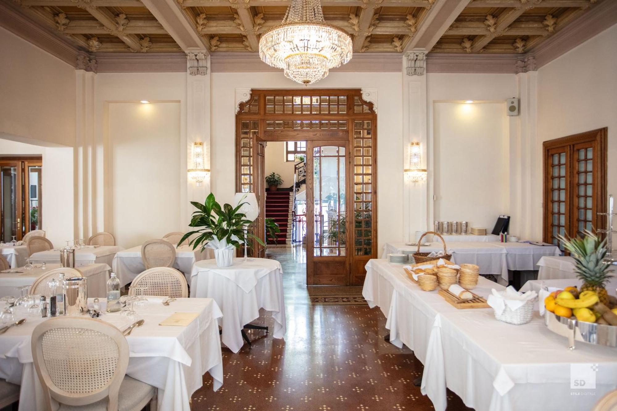 Hotel Villa Elena Варацце Экстерьер фото