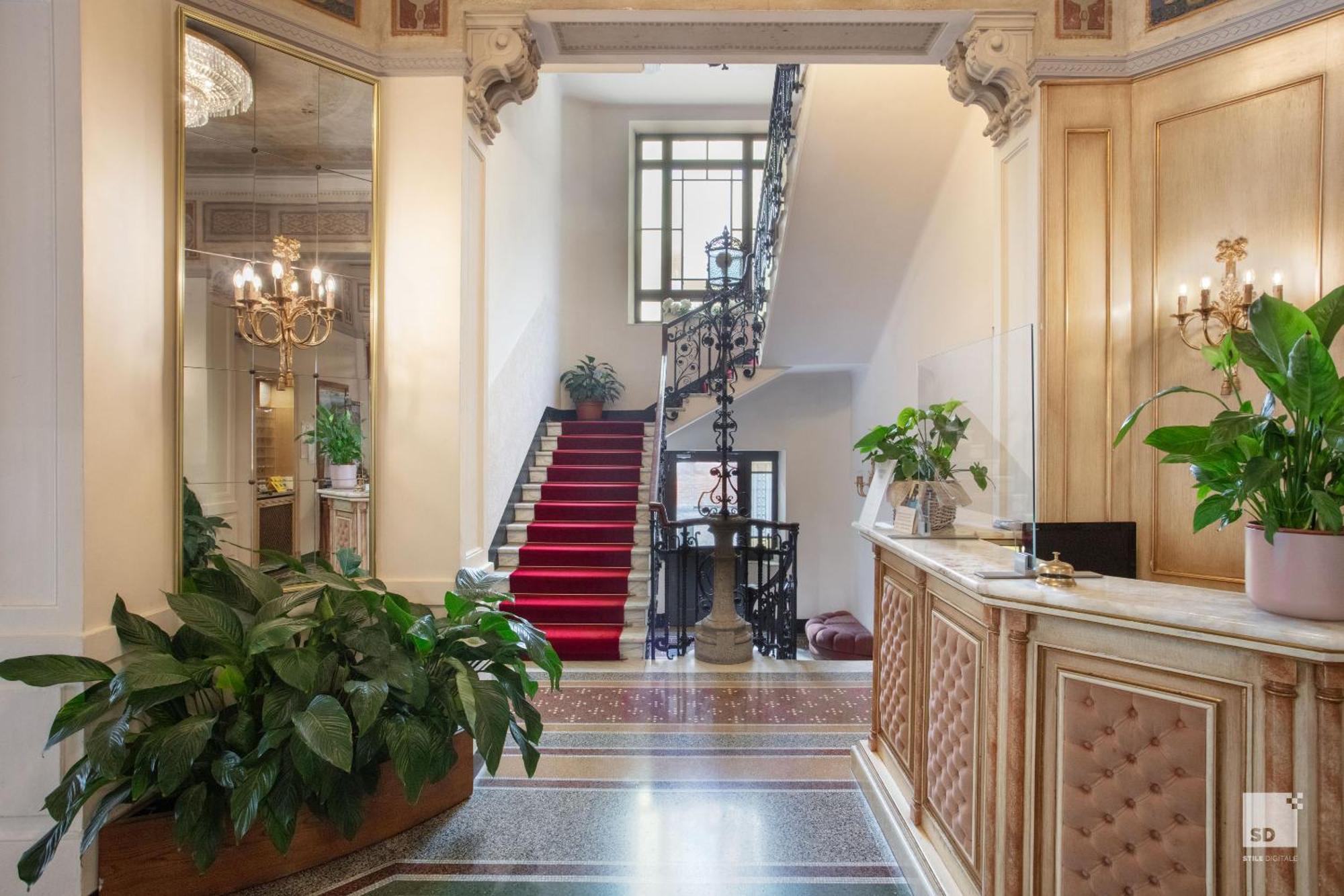 Hotel Villa Elena Варацце Экстерьер фото