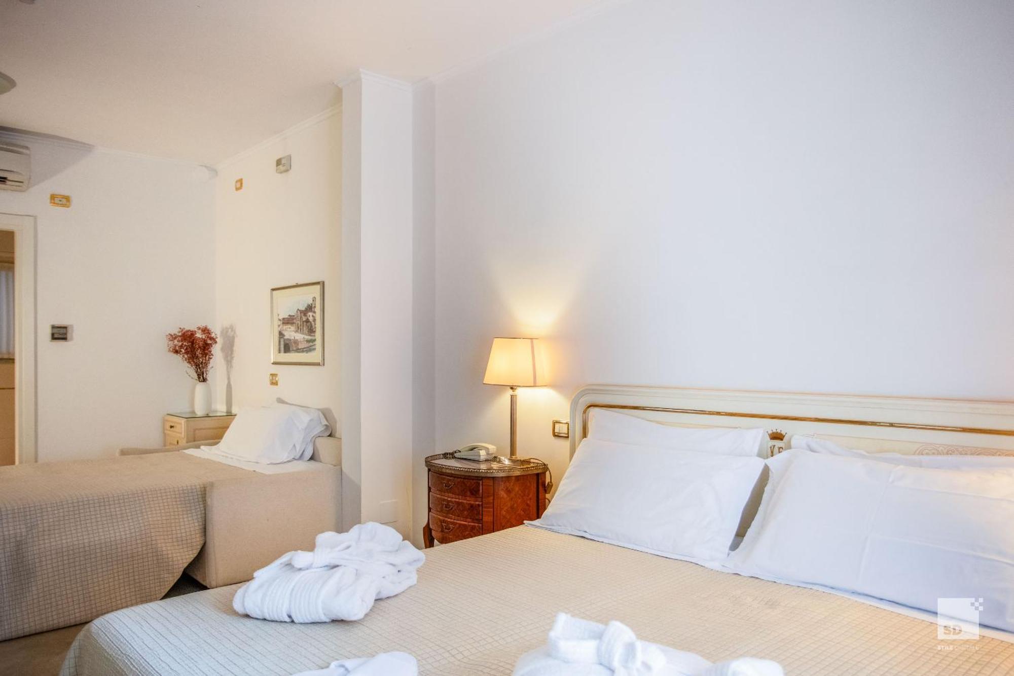 Hotel Villa Elena Варацце Экстерьер фото