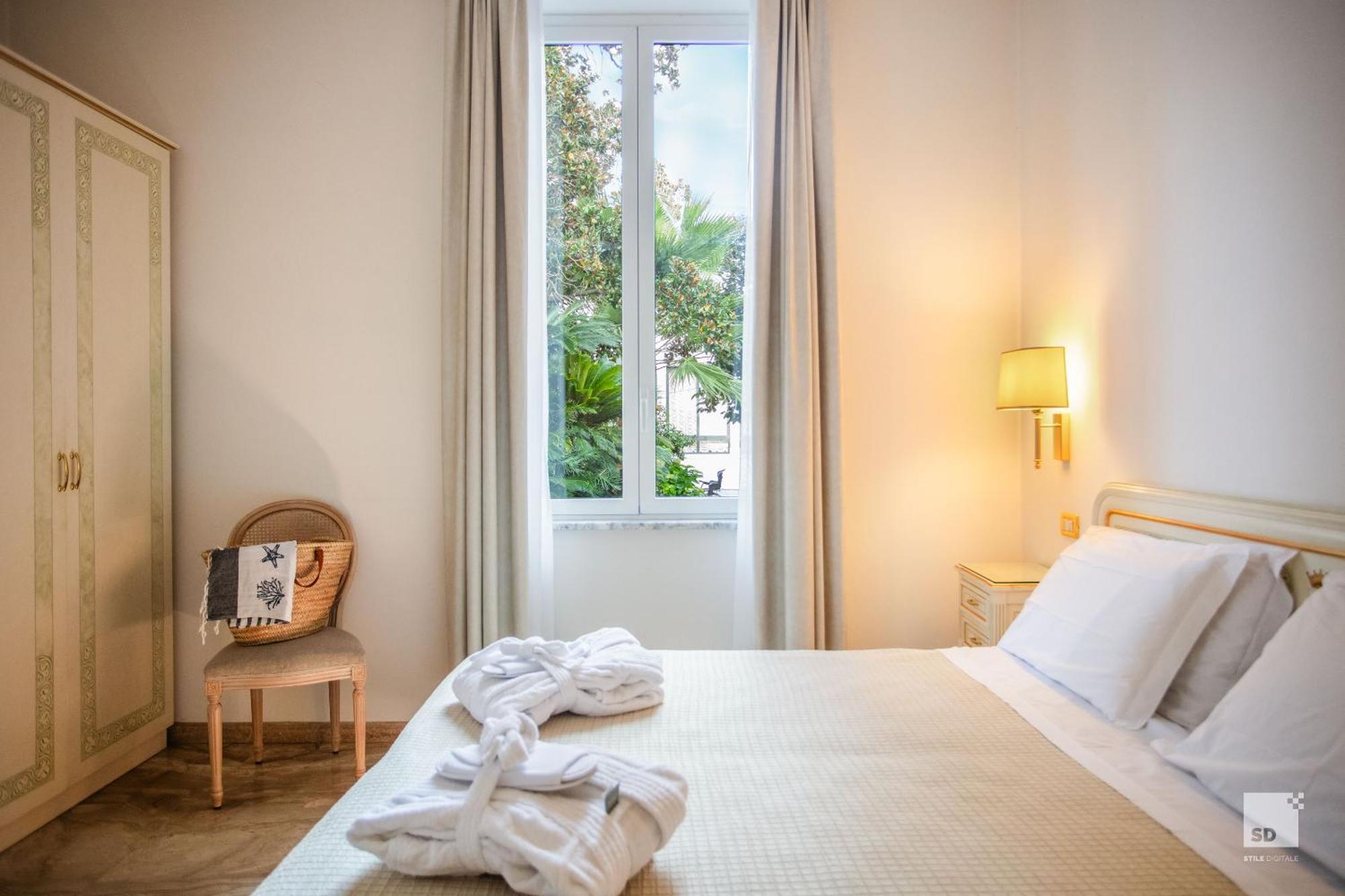 Hotel Villa Elena Варацце Экстерьер фото