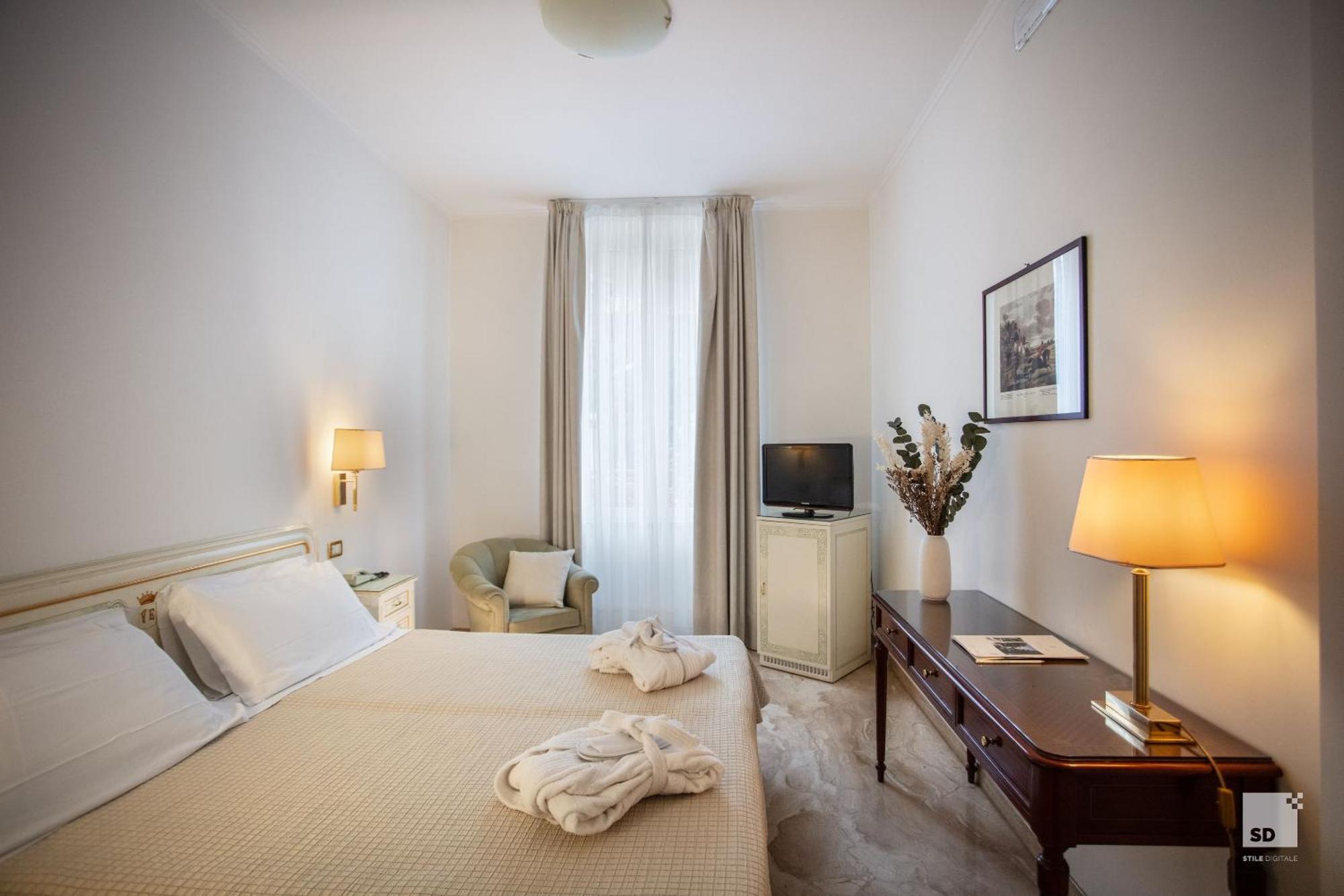 Hotel Villa Elena Варацце Экстерьер фото
