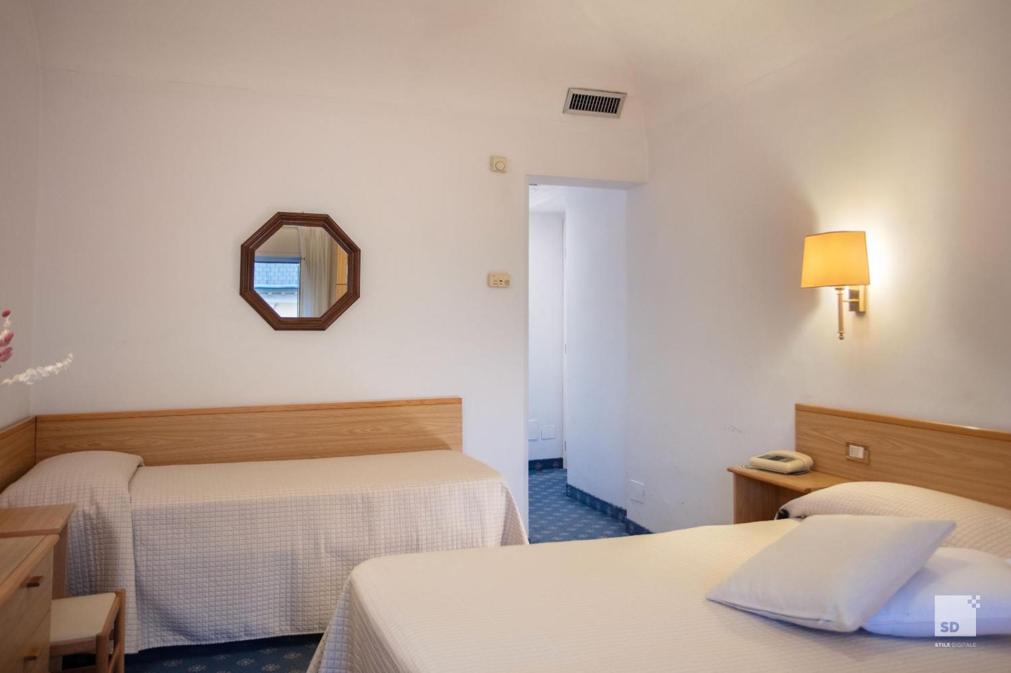 Hotel Villa Elena Варацце Экстерьер фото