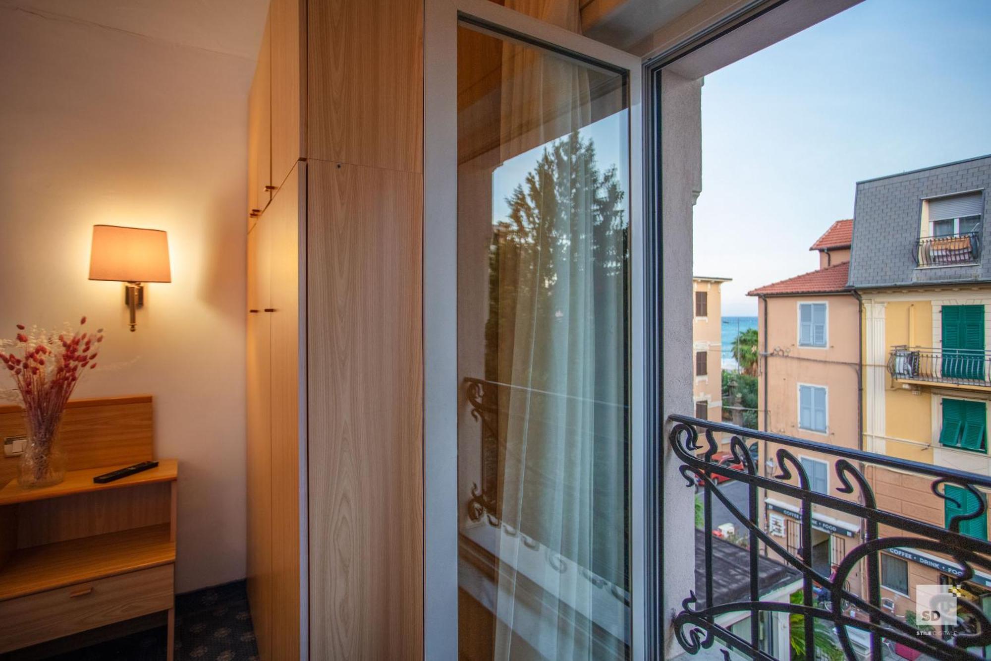 Hotel Villa Elena Варацце Экстерьер фото