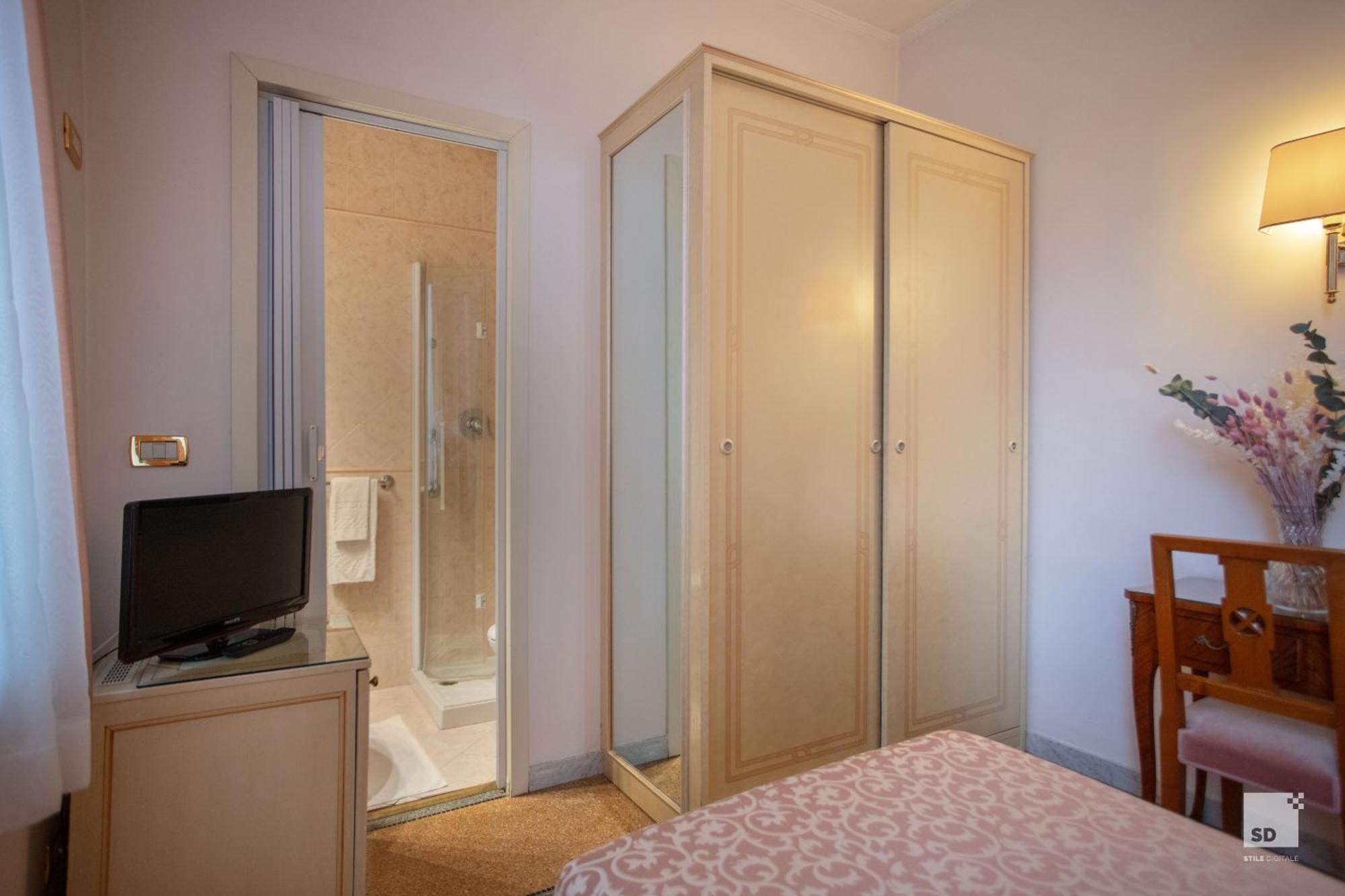 Hotel Villa Elena Варацце Экстерьер фото